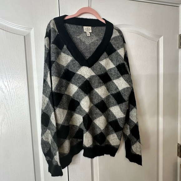 NWT St. John’s Bay Women's Black & White Checkered Sweater Pattern Size X-Large - Picture 6 of 7